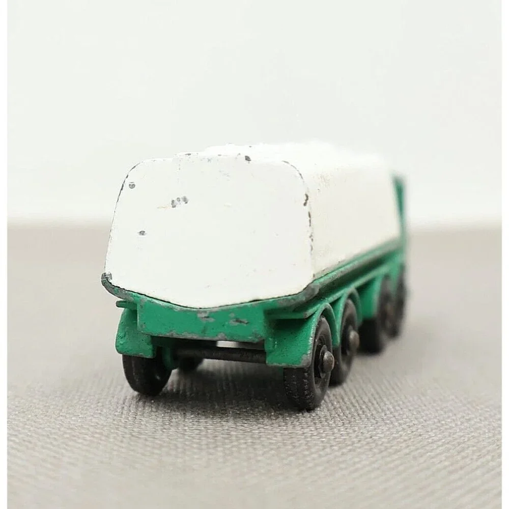 Lesney Matchbox Leyland Petrol Tanker BP No.32 Green Made in United Kingdom BP